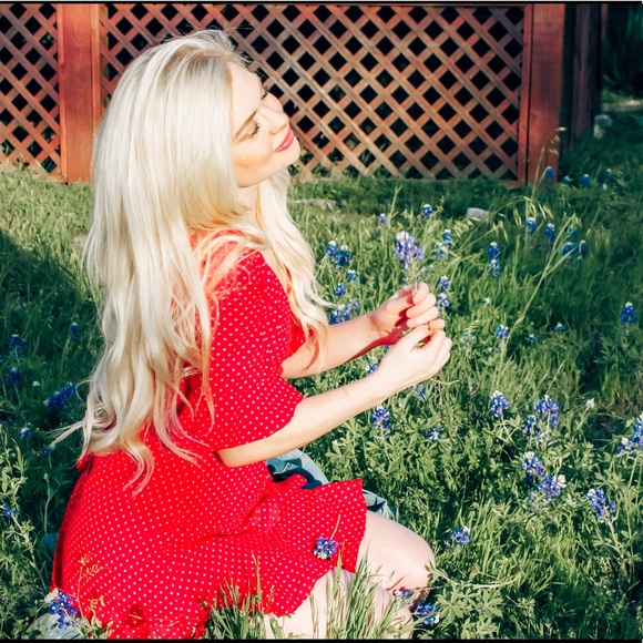 Meet your Posher, Emily - Picture 1 of 3